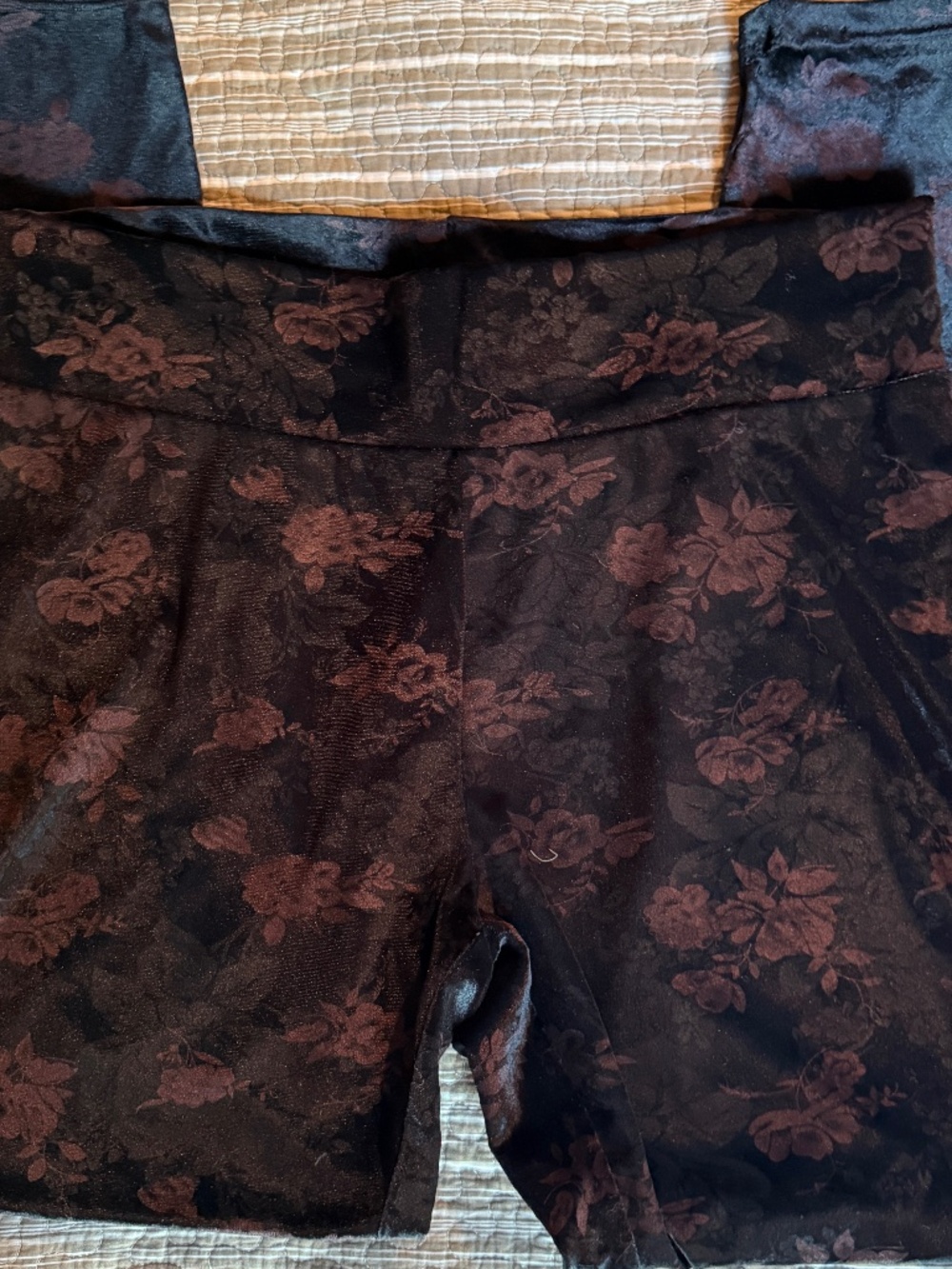 DG2 Diane Gilman Floral Velvet Leggings Black Muted Roses Medium NWOT